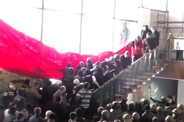 Комендатура Украинского дома рассказала о причине штурма