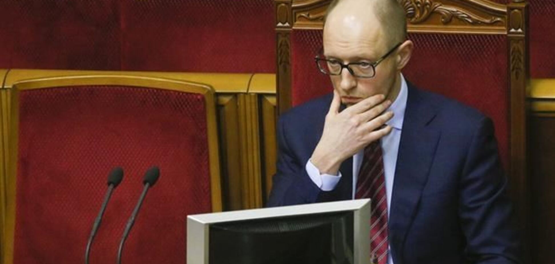 Яценюк пообещал не реагировать на провокации России в Крыму