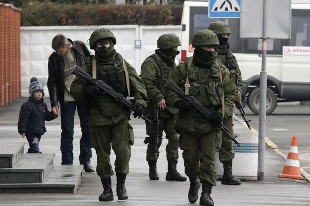 В Крыму российский солдат пытался пробраться на территорию военной части