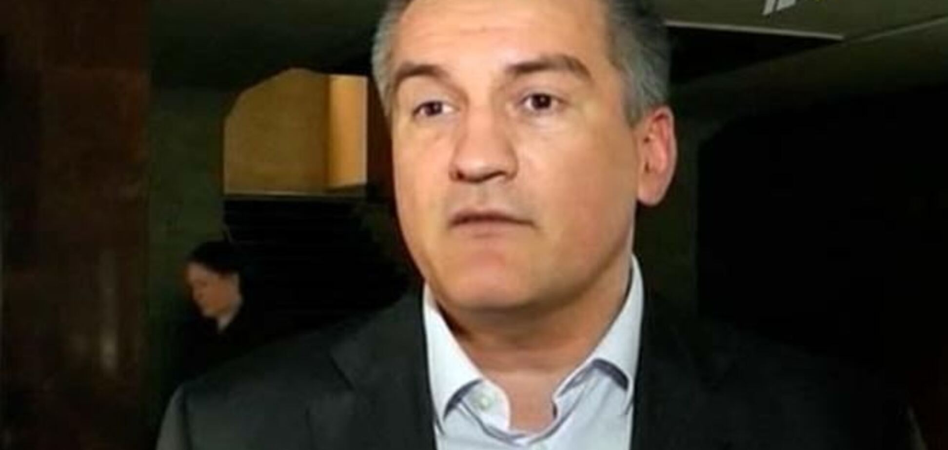 Премьер Крыма признал, что в охране важных объектов участвуют российские военные