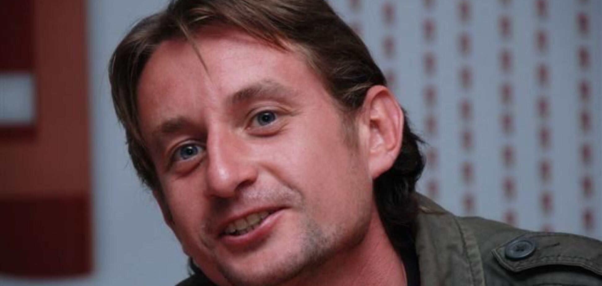 Писателя Жадана ранили во время стычек у Харьковской ОГА