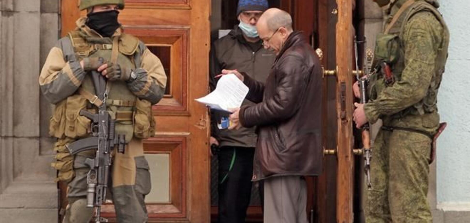 Минобороны заявило о переброске в Крым  6 тыс. российских военных