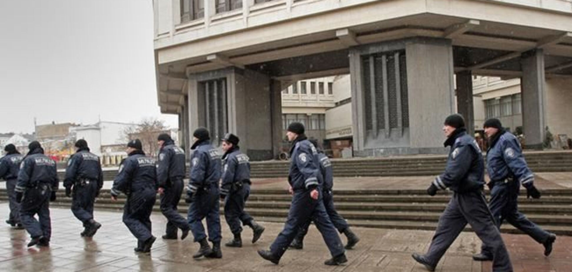 Розширено оточення навколо будівлі Ради міністрів Криму