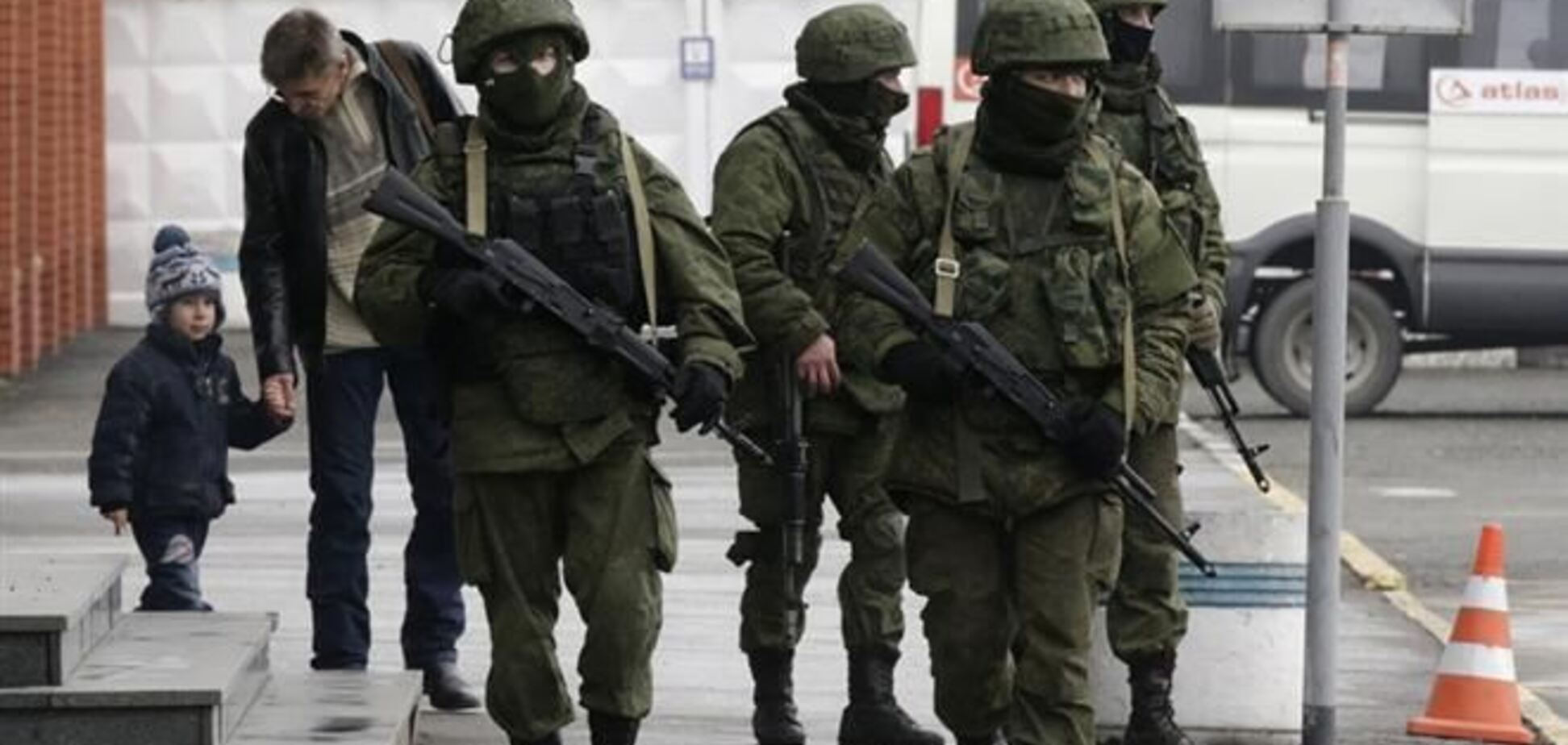 Военный корабль доставил в Крым еще около 700 российских спецназовцев – СМИ