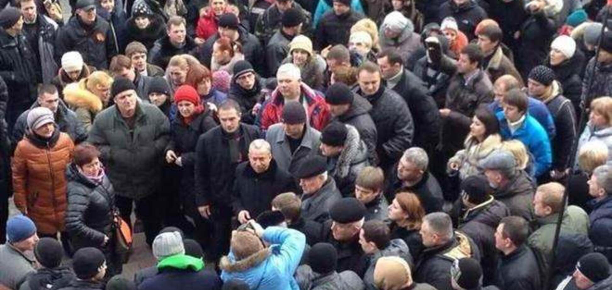 Мер Донецька терміново скликає позачергову сесію міськради