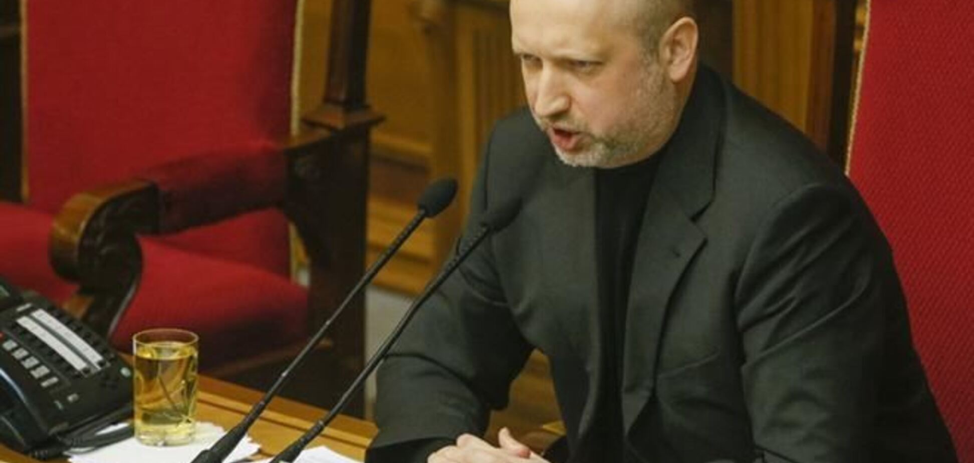 Турчинов предупредил о последствиях вторжения в Украину
