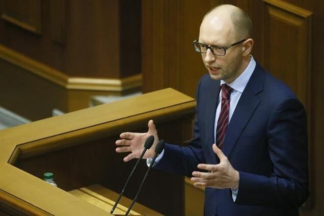 Яценюк поручил подготовить новый закон о языках