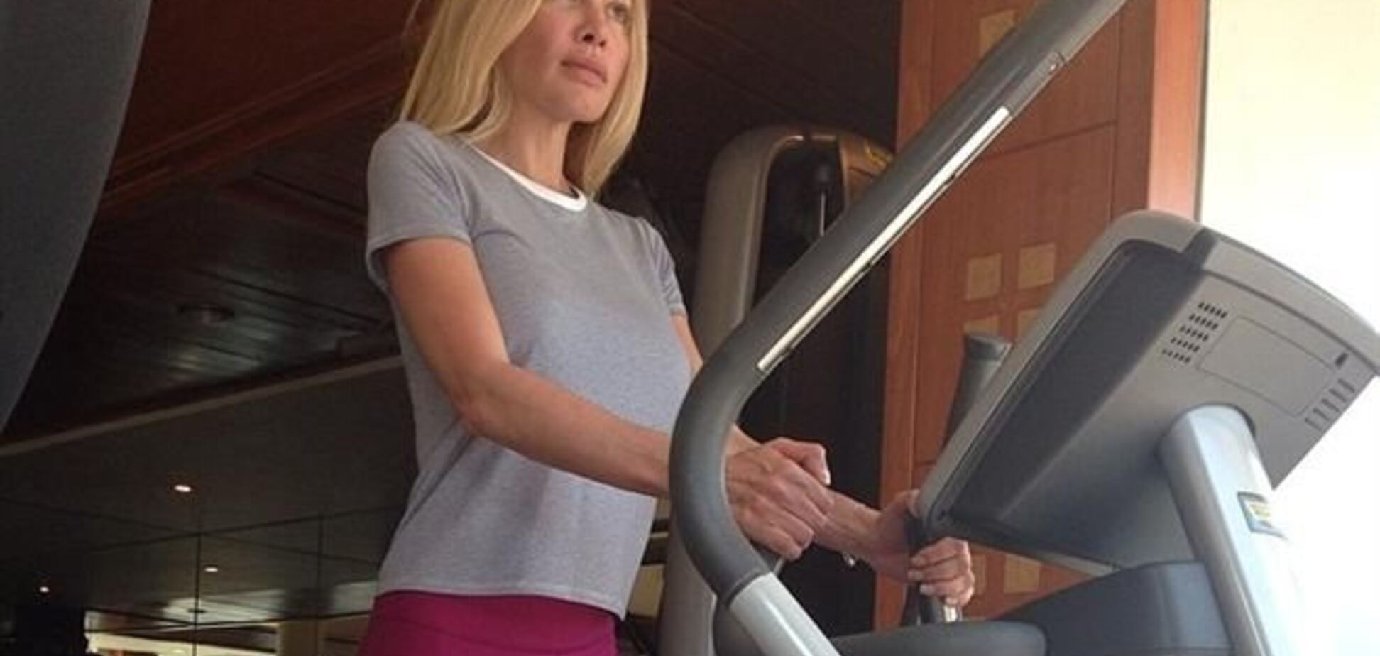 Жена Кернеса показала, как потеет на тренажерах