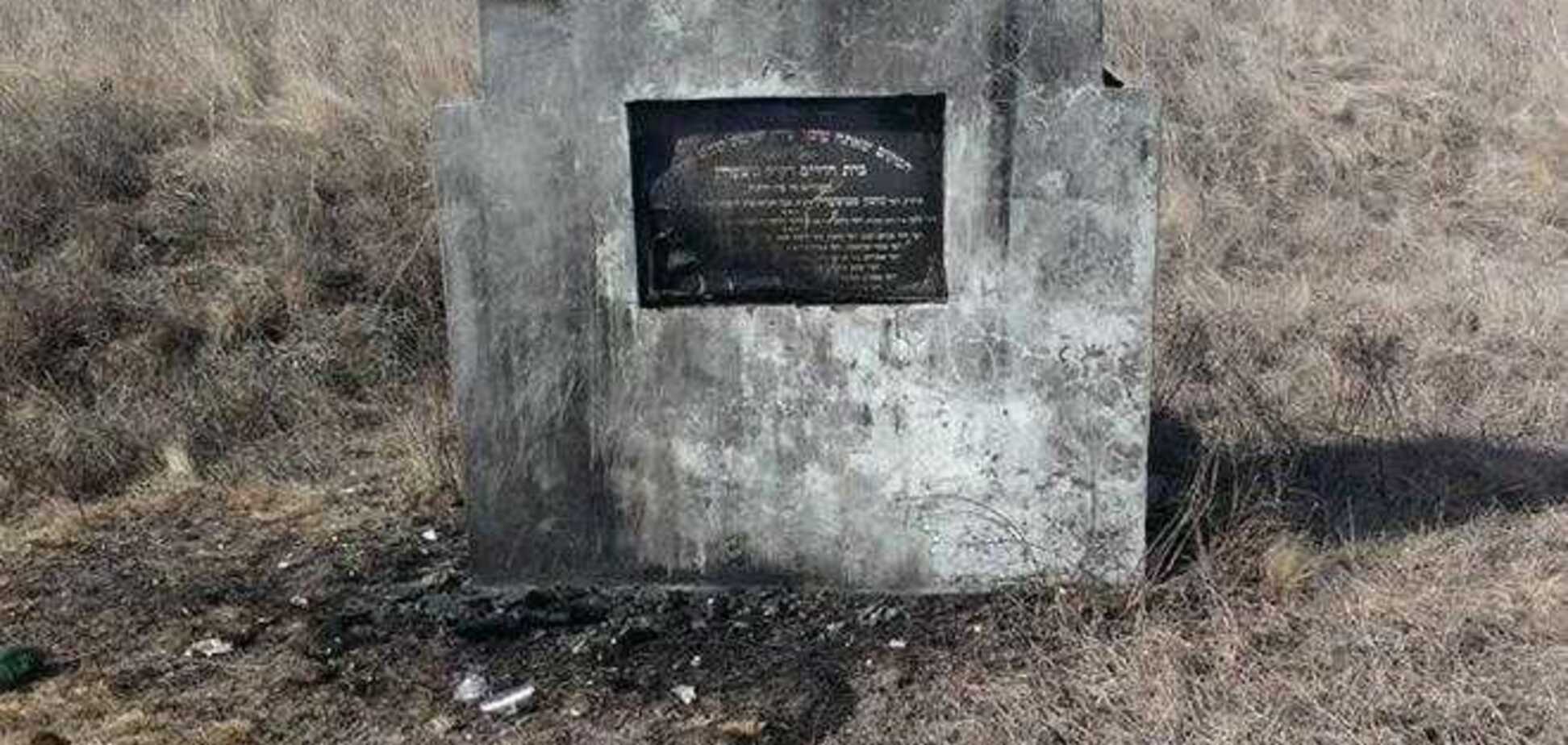 В Чигирине вандалы осквернили еврейский памятник