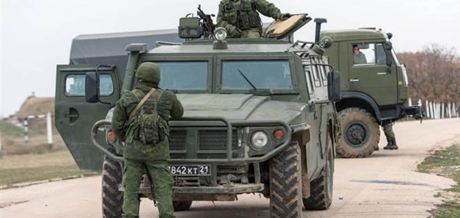 'Зеленые человечки' на подъезде к Крыму ограбили итальянских журналистов