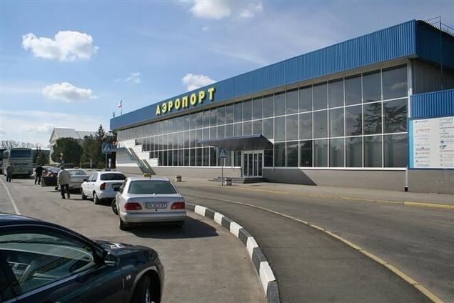 Аэропорт 'Симферополь' принимает только рейсы из Москвы