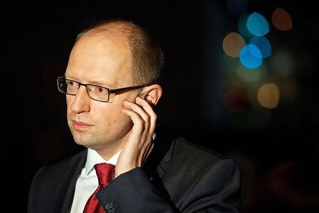 Яценюк заявил, что Медведев отказывается с ним общаться