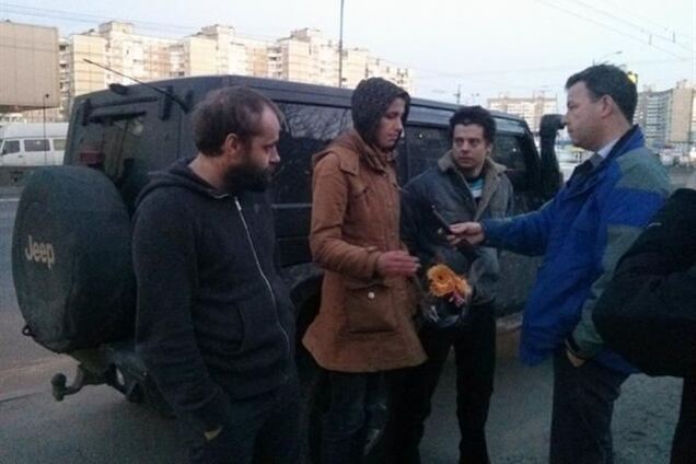 Журналистов избили и ограбили члены 'самообороны Крыма'