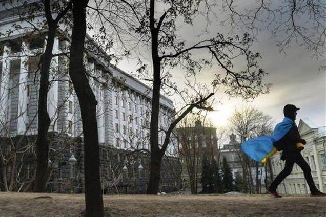 От властей Украины требуют за 100 дней вывести страну из кризиса