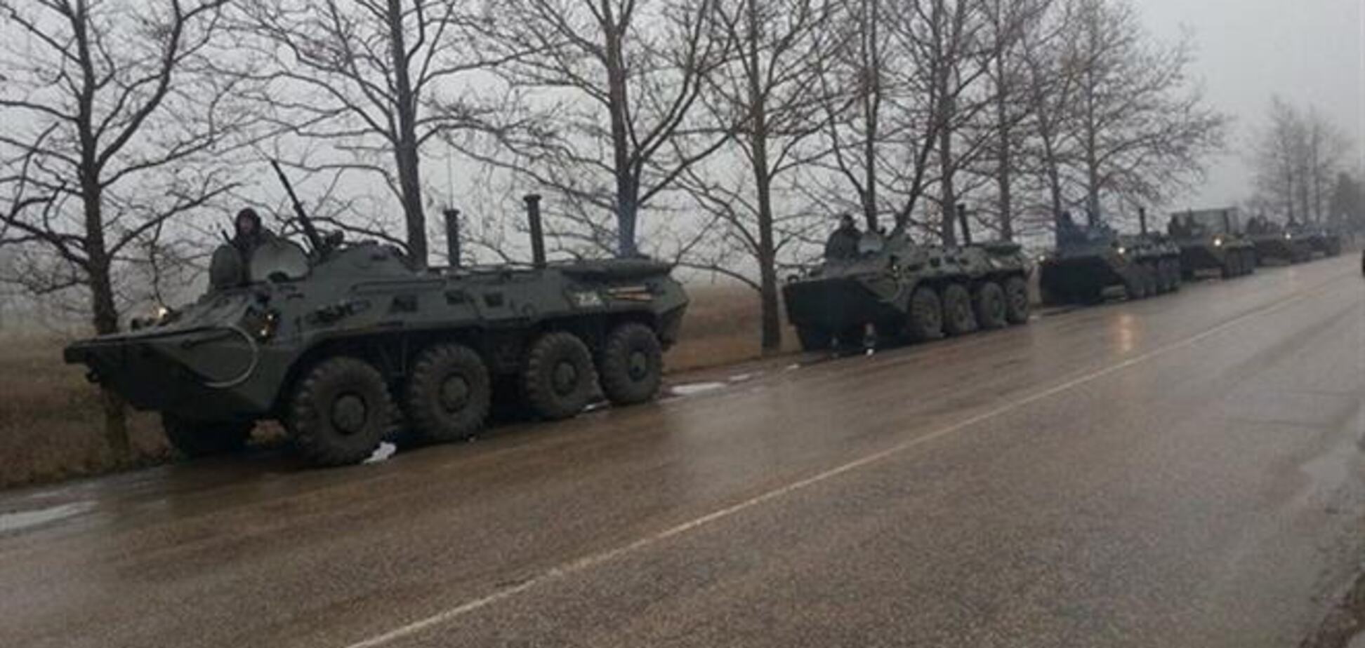 По Киевскому шоссе продолжает двигаться военная техника в сторону Украины