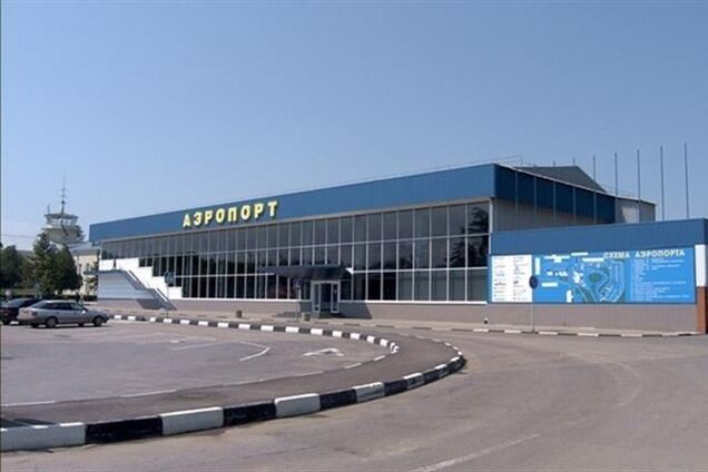 Мининфраструктуры: аэропорт 'Симферополь' закрыт из-за угрозы пассажирам