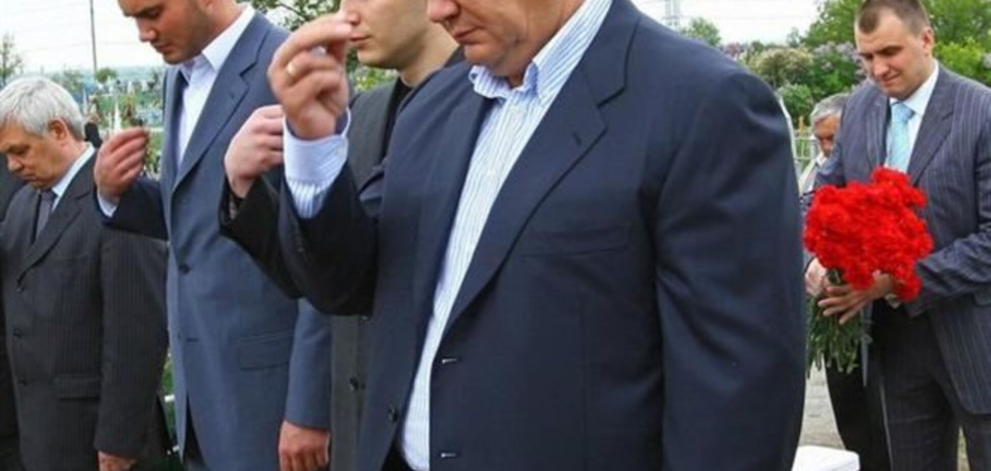 Деньги 'семьи' помог вывести в офшоры банкир Курченко