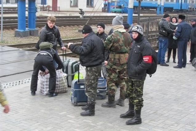 'Самооборона Криму' шукає у приїжджих 'наркотики з Майдану'