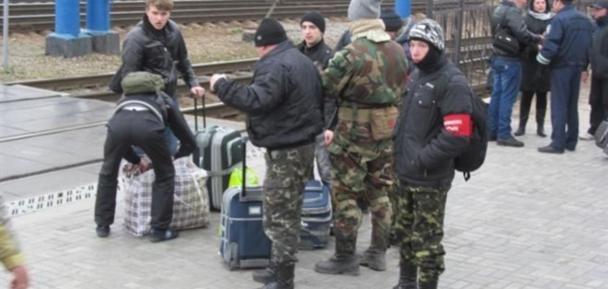 'Самооборона Крыма' ищет у приезжих 'наркотики с Майдана'