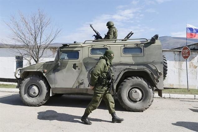 Российские захватчики планируют после референдума захватить военные части в Крыму