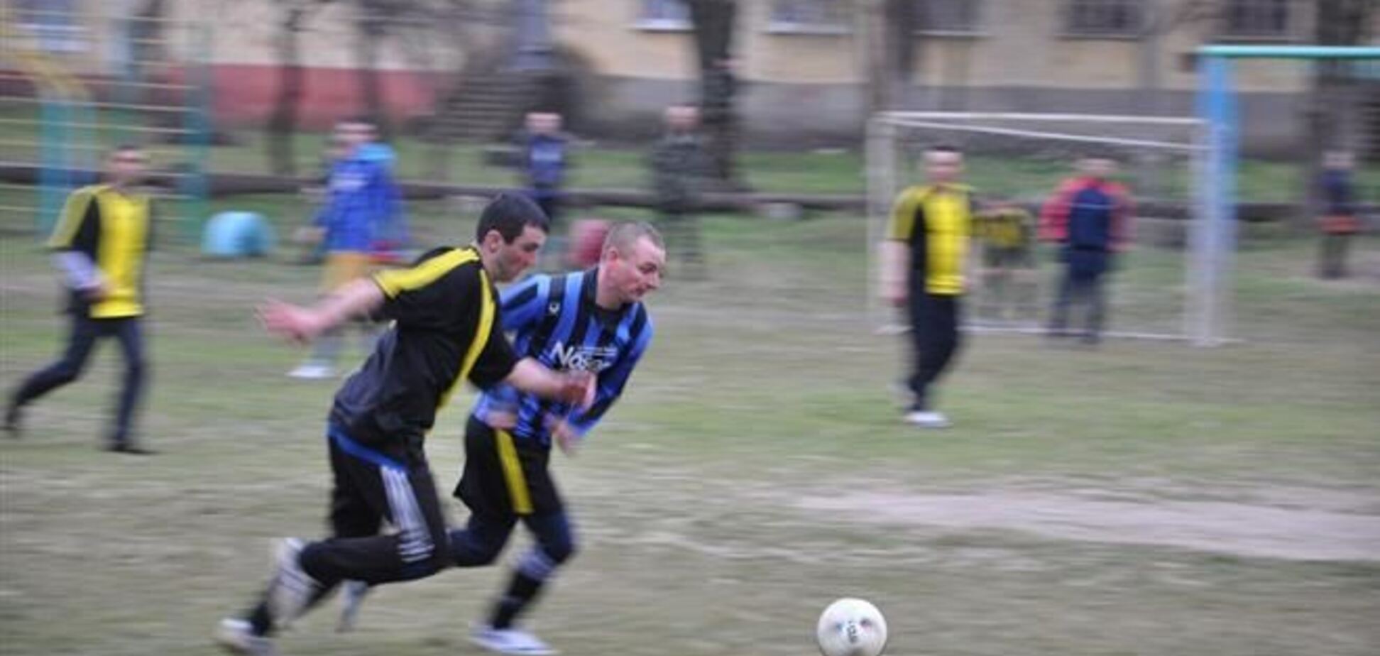 Українські морпіхи в Криму виграли в футбол у російських військових