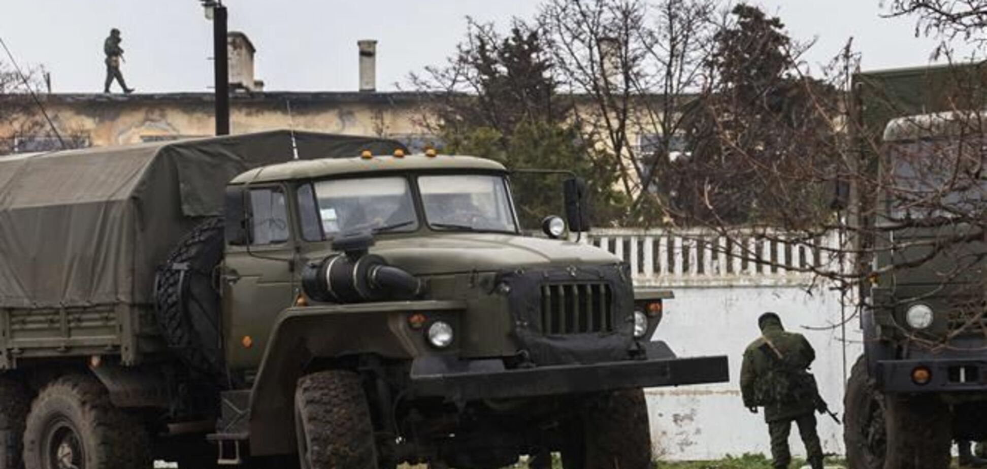Россия начала завозить в Крым своих боевиков еще месяц назад