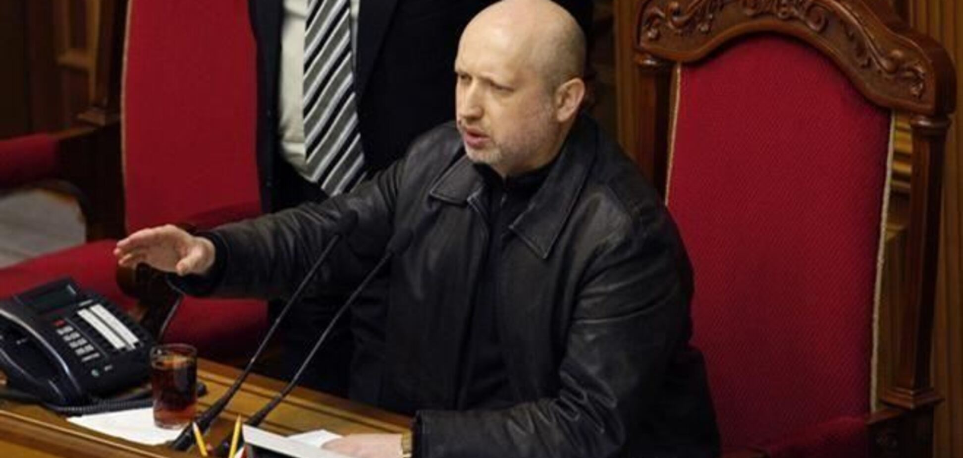 Турчинов відпустив депутатів до понеділка