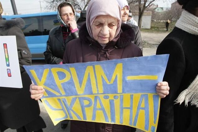 В Крым идет колонна с гуманитарным грузом с Западной Украины