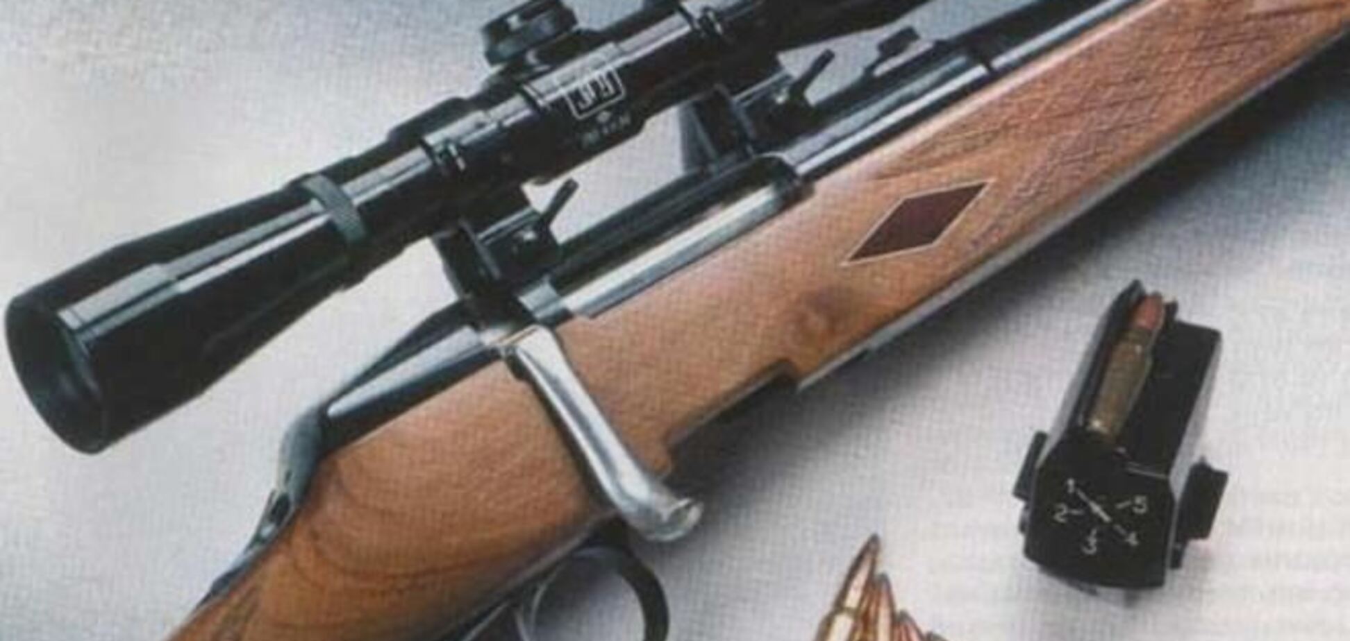 В Днепропетровске задержали вооруженных мужчин с российской символикой