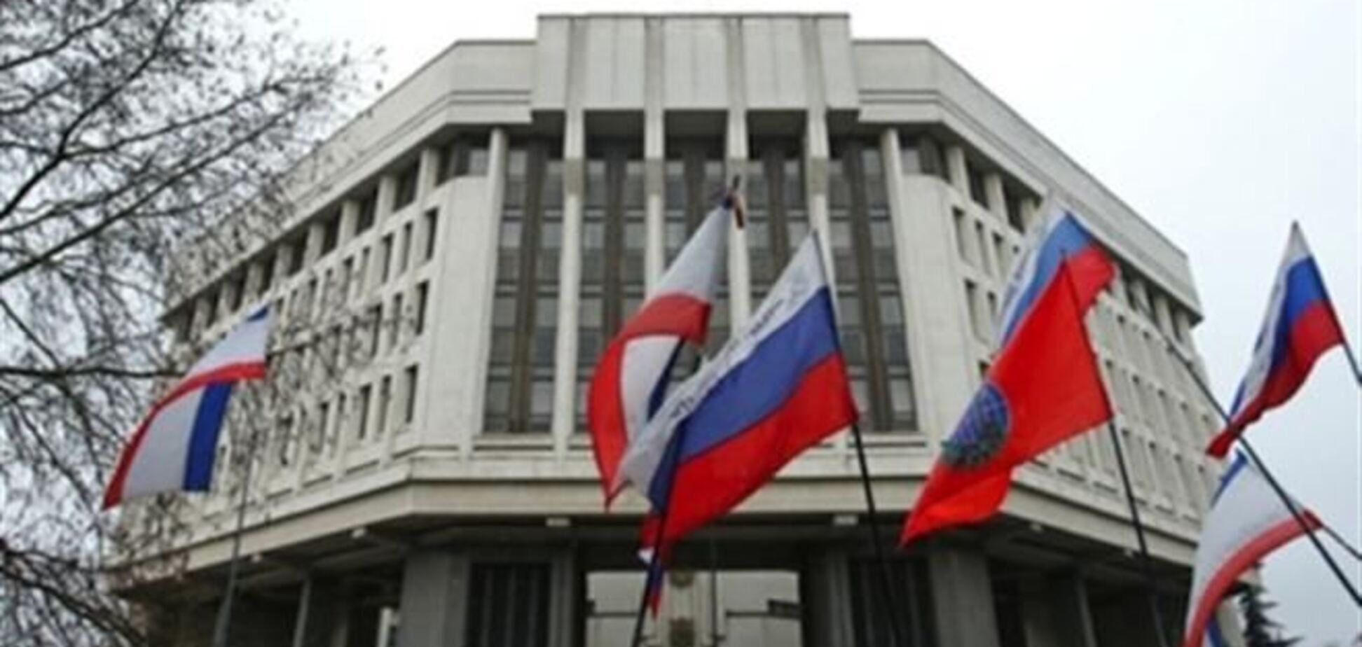 Во время референдума в Крыму людей вписывали в списки прямо возле урн и голосовали 'мертвыми душами'