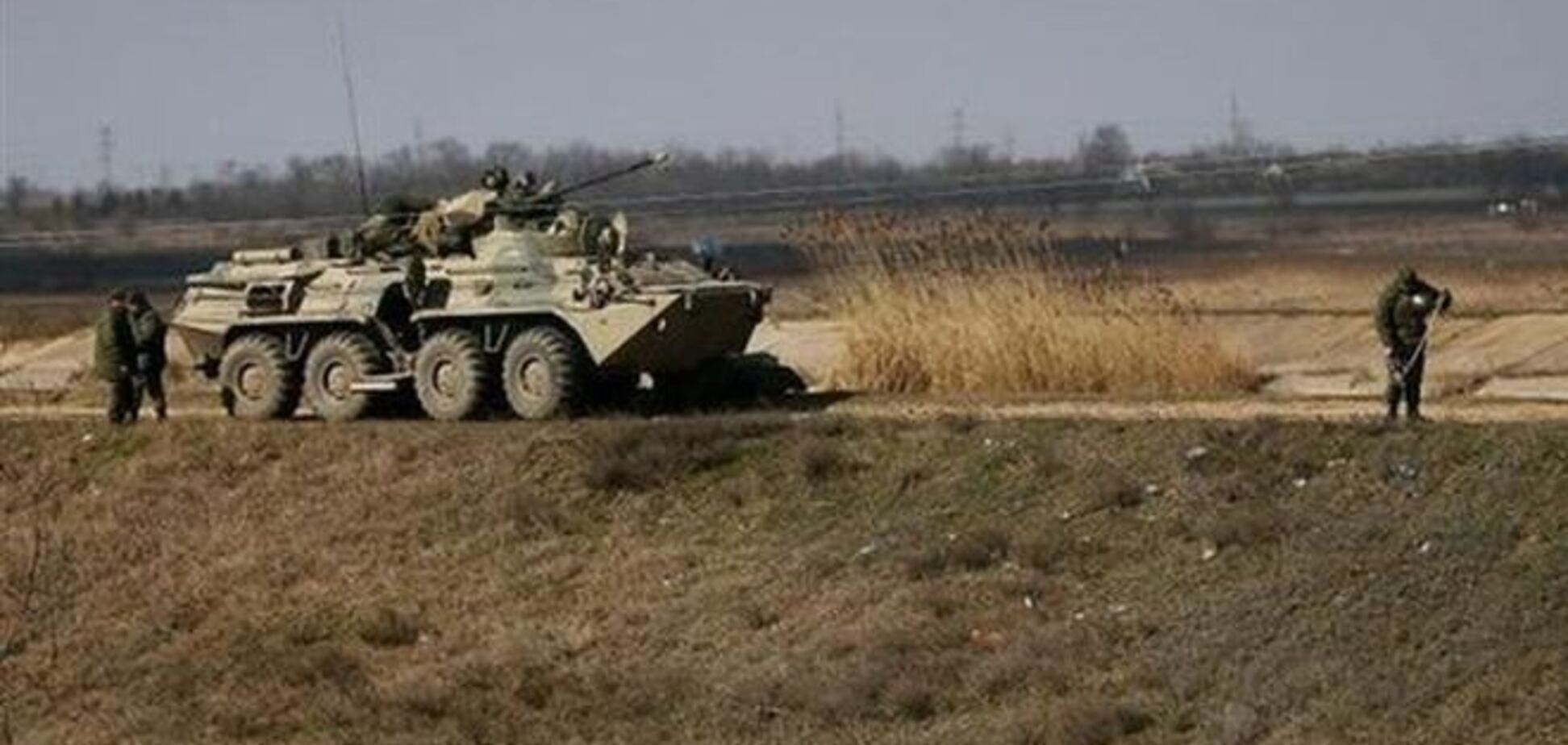 Россия завезла в Крым полсотни новейших БТР