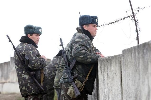 Проросійські активісти блокують прикордонні частини в Маріуполі і Новоазовську