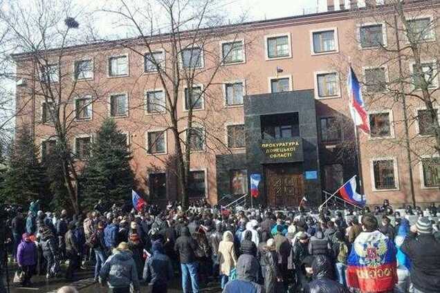 Сепаратисты в Донецке требуют освободить Губарева