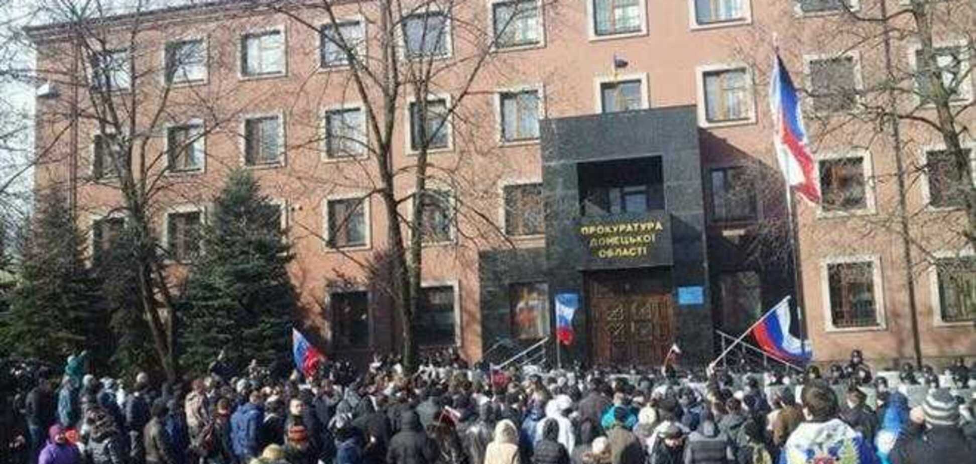 Сепаратисты в Донецке требуют освободить Губарева