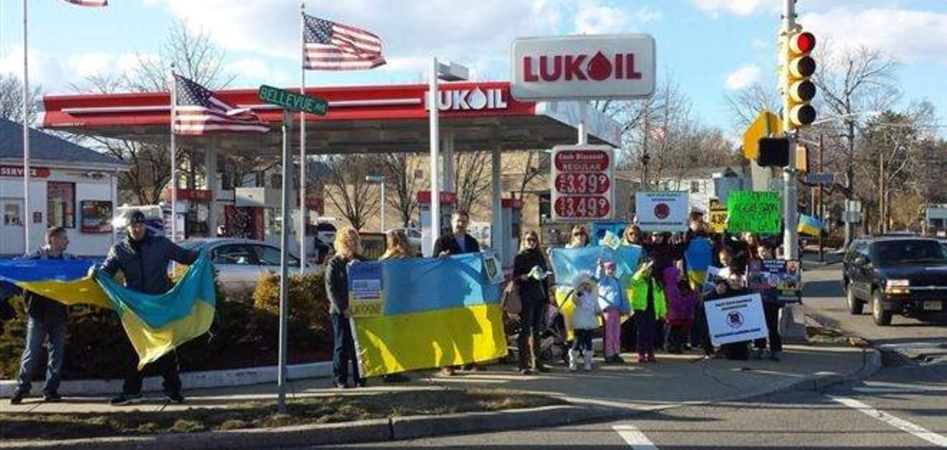 Украинцы в США устроили бойкот российским АЗС