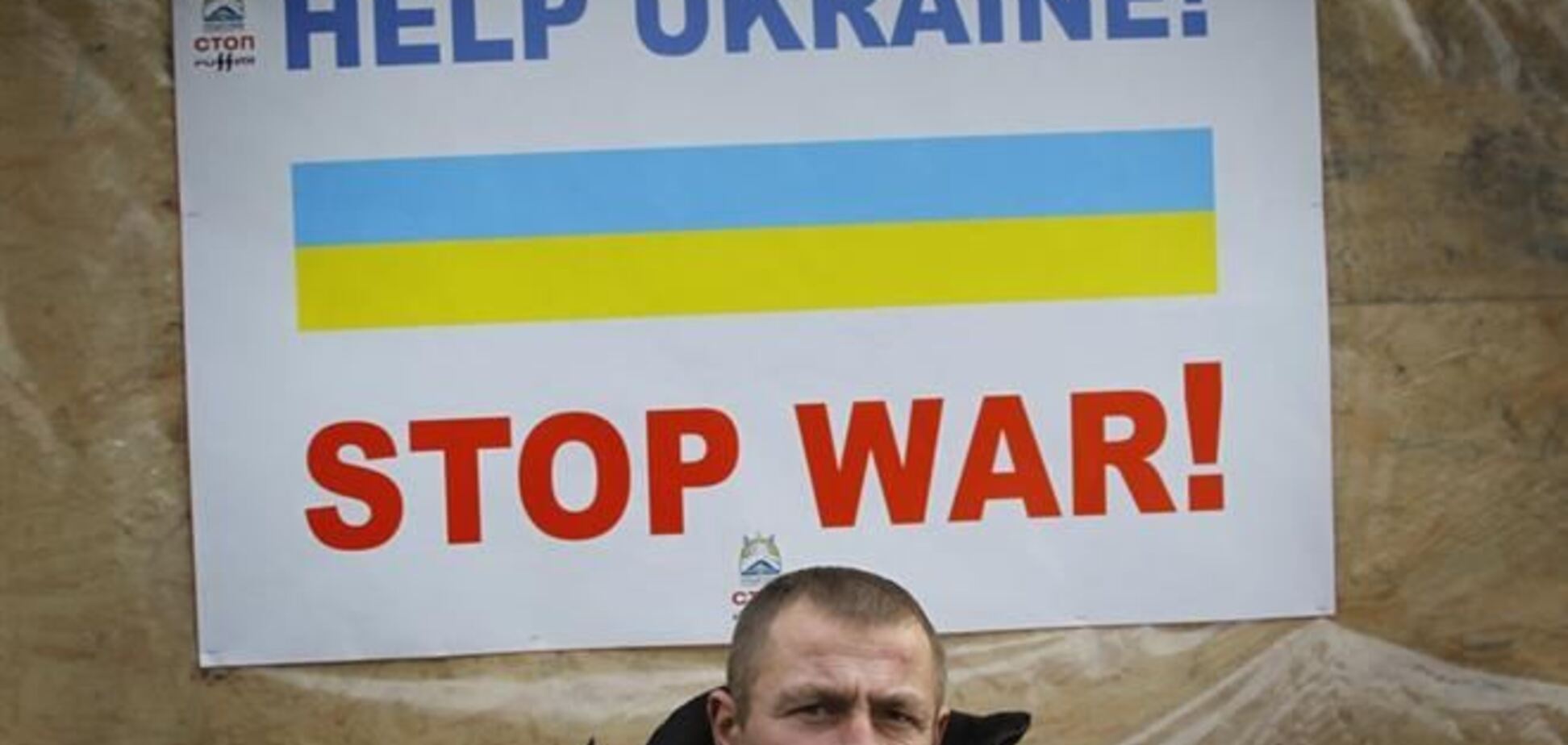 В Симферополе выезды из украинских частей перегорожены бетонными блоками