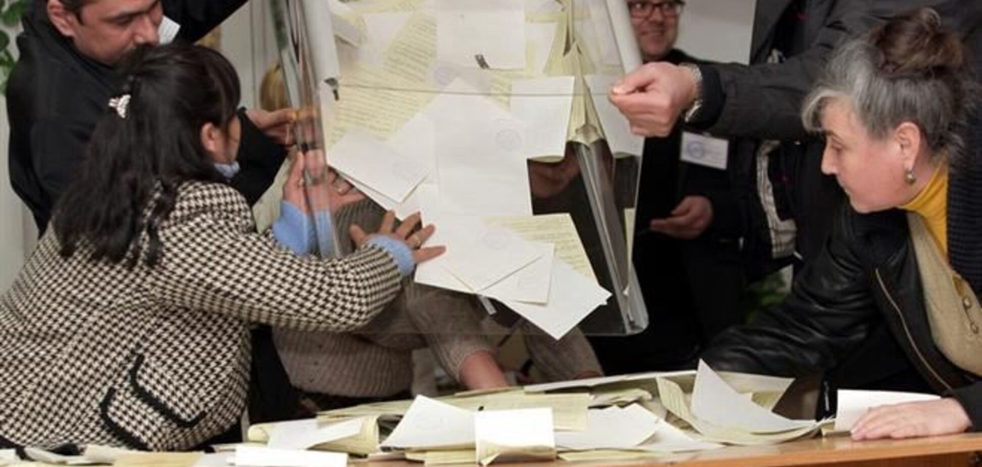 Комітет виборців України повідомляє про масові фальсифікації під час псевдореферендума в Криму