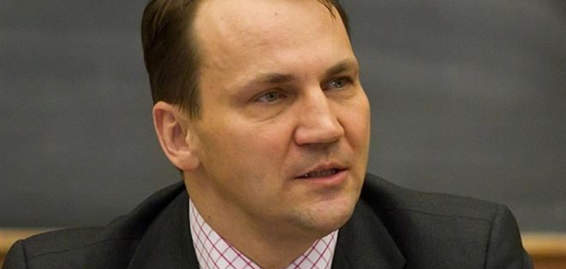 Сикорский: ответ на аннексию Крыма должен быть решительным