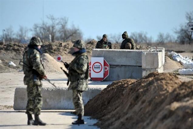 Штурм военного объекта Украины в Крыму: есть раненый