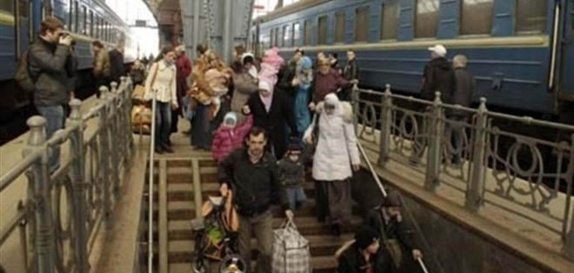 На Львовщине уже 830 беженцев из Крыма - ОГА
