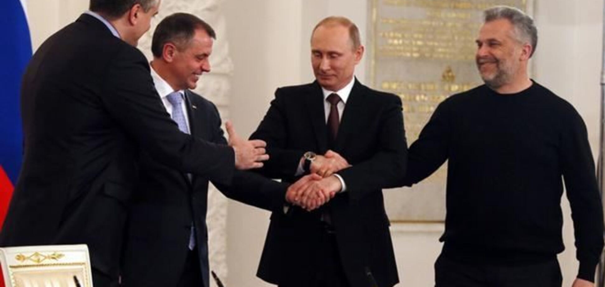 Путин и крымские самозванцы подписали договор об аннексии Крыма