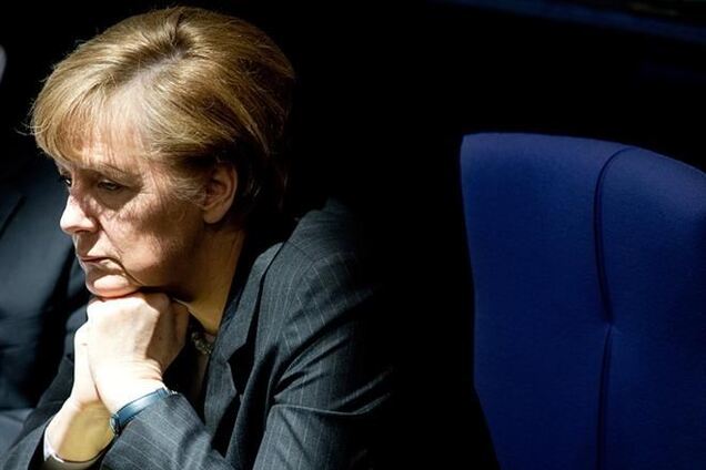 Меркель: присоединение Крыма к России противоречит международному праву