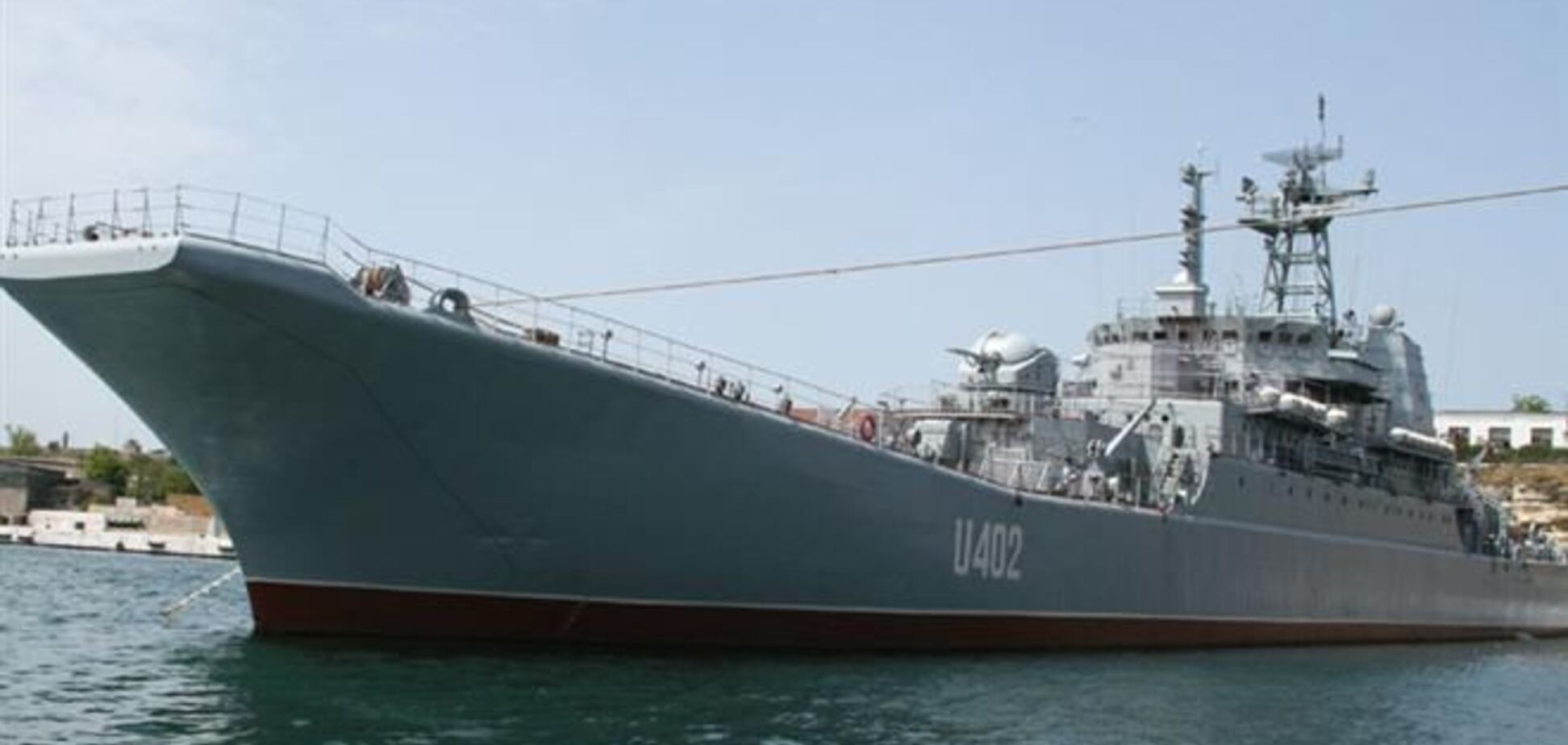ВМС Украины отводят корабли на середину озера Донузлав