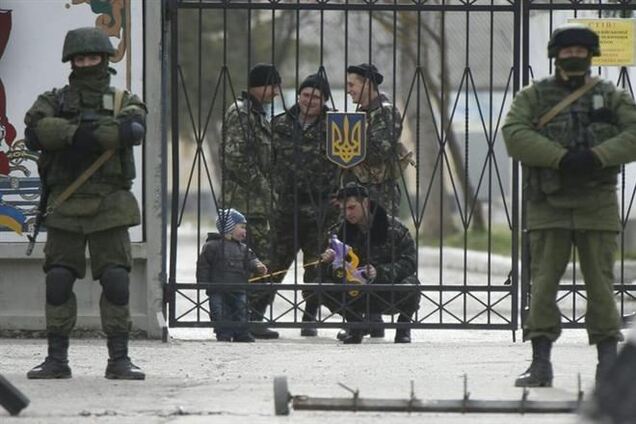 У штабі ВМСУ в Севастополі після штурму йдуть переговори - Євромайдан SOS