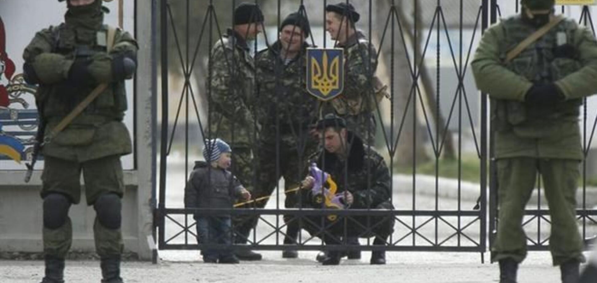 В штабе ВМСУ в Севастополе после штурма идут переговоры - Євромайдан SOS