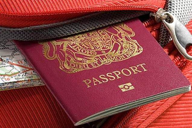 Британия меняет работу визовых центров в России