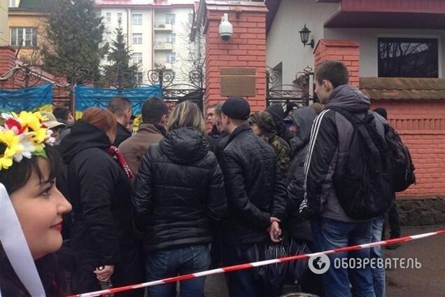 У Львові блокували консульство Росії