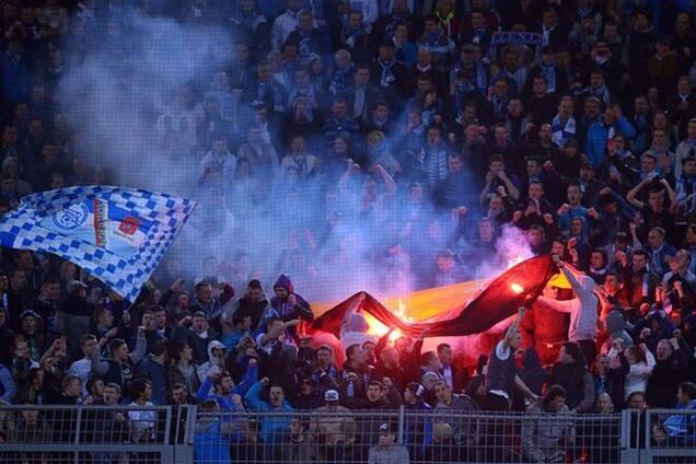 Фаны 'Зенита' жгли флаг Германии и скандировали 'Севастополь!'