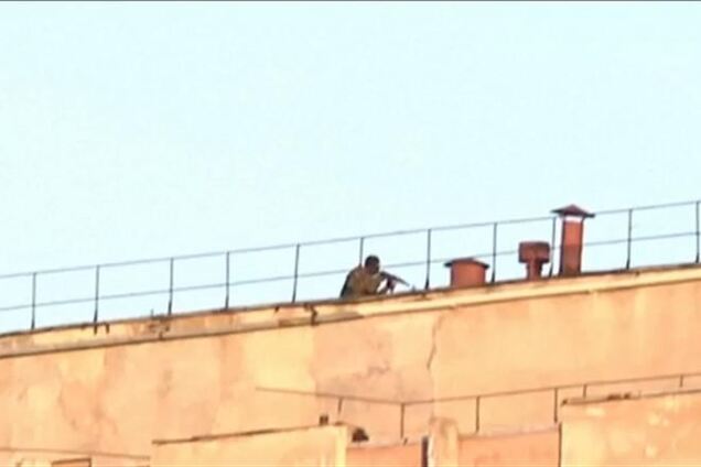 В сети появилось видео снайперской стрельбы в Симферополе