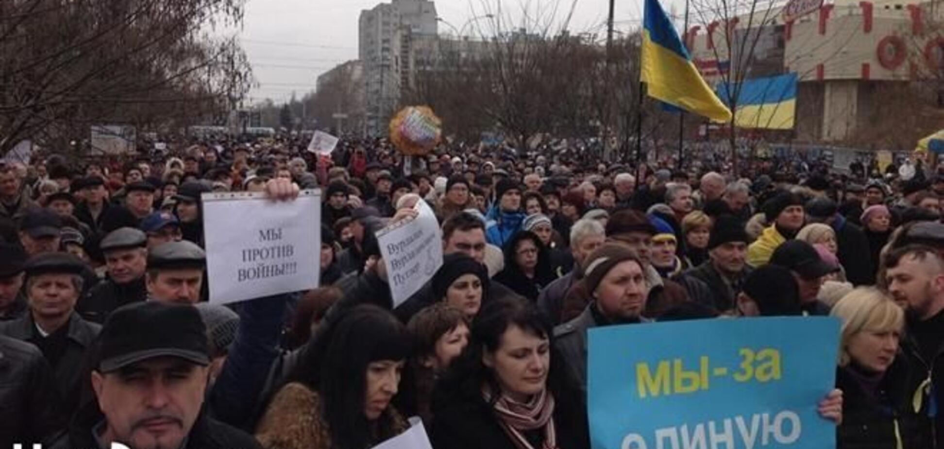 В Николаеве 10 тыс митингующих против путинской агрессии спели гимн Украины